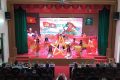 Tiết mục Mashup viết tiếp câu chuyện hòa bình – tuổi trẻ thế hệ Bác Hồ của các em HS trong CLB Nghệ thuật biểu diễn tại buổi giao lưu văn nghệ chào mừng thanh niên phường Tây Hoa Lư lên đường nhập ngũ